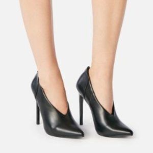 Marlo Black Bootie *NWOT w/BOX* JustFab Size 8